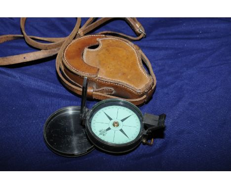 Laurence and Mayo London marching style compass in leather carry case 