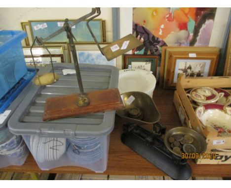 SET OF POSTAL SCALES WITH SOME WEIGHTS