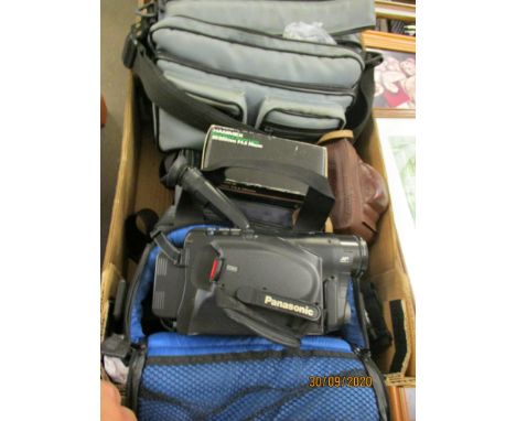 BOX OF CAMERA EQUIPMENT AND VIDEO RECORDERS, ZOOM LENS BY HANIMEX