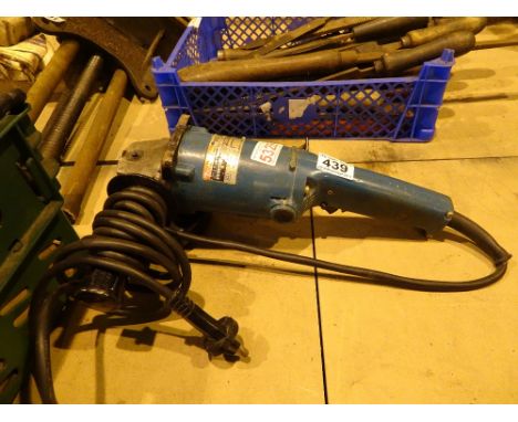 Makita 9005B angle grinder