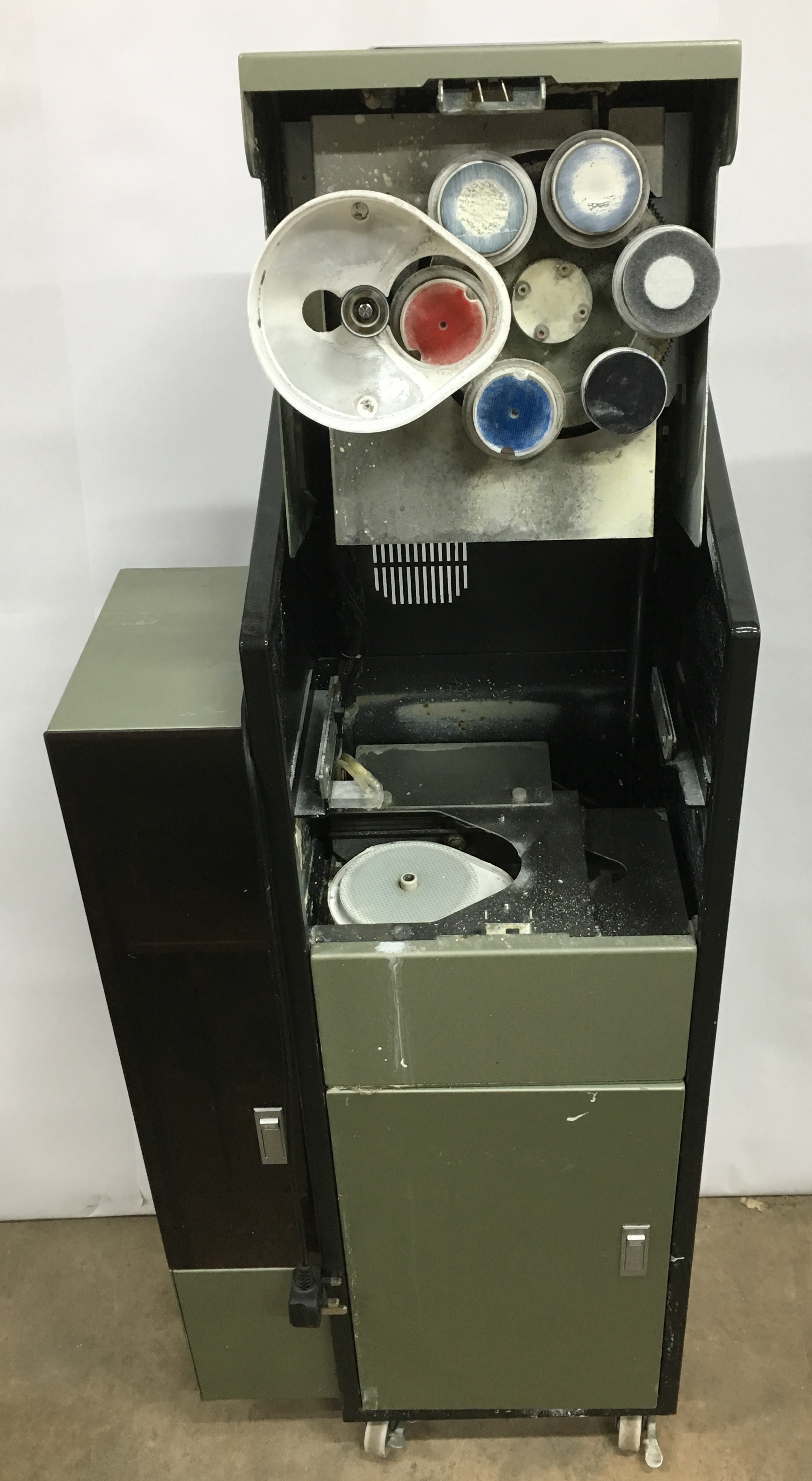 Eco Master disc repair machine The Eco Master is an automated disc repair machine capable of 300