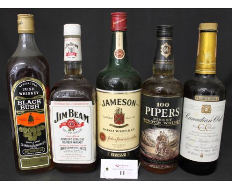 Jim Beam 200th Anniversary sour mash Kentucky straight bourbon whiskey 40% alc/vol (80 proof), 100 pipers finest scotch whisk