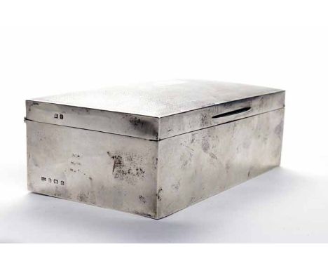 GEORGE V SILVER CIGAR BOX
maker S Blanckensee & Sons Ltd, Birmingham 1929, engine turned design to lid, lacking engraving, sp