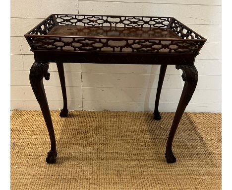 A George III style mahogany table in the style of Thomas Chippendale AF (H78cm W80cm D54cm)
