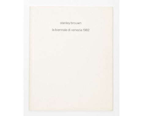 Amsterdam, Visual Arts Office for Abroad, 1982. Softcover, 27 x 21.5 cm, 32 pp. Catalogue published on the occasion of Brouwn