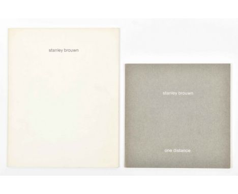 (1) Stanley Brouwn: One distance. Eindhoven, Van Abbemuseum, 1981.Softcover, 20 x 20 cm, 64 pp. Edition of 1000 copies. Small