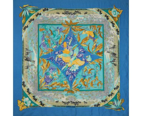 HERMÈS Grandfoulard "TROPIQUES". Designed by Laurence Bourthoumieux, Motiv erstmlas 1987 erschienen. Prächtiger Print, Tiere 