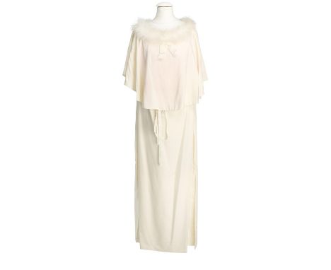 CHRISTIAN DIOR LINGERIE VINTAGE Hauskleid mit Poncho, Gr. 42, Koll.: 70er Jahre. RARITÄT. SAMMLERSTÜCK. Cremefarbenes, bodenl
