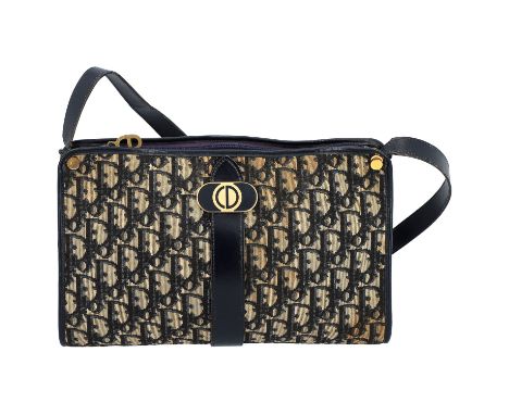 CHRISTIAN DIOR VINTAGE Schultertasche. Oblique Design in Blau mit dunkelblauen Leder-Details, goldfarbene Hardware, Reißversc