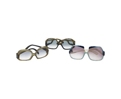 VINTAGE Sonnenbrillen Konvolut. Bestehend aus 2x CHRISTIAN DIOR (mit Etuis) und 1x YVES SAINT LAURENT Sonnenbrillen. Alterssp