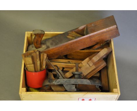A Stanley 'Victor 20 1/2' compass plane, together with a small quantity of moulding planes, a block plane and a smoothing pla