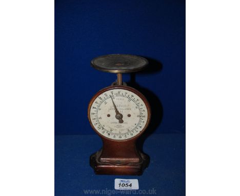 A Salters letter balance Scales.