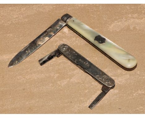 A George V silver penknife, 7cm long (closed), John Round &amp; Sons, Sheffield 1924; a Victorian silver and mother of pearl 