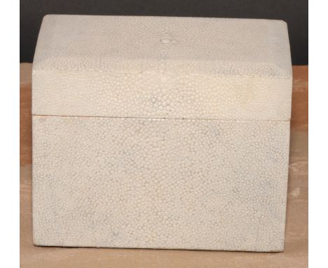An Art Deco style shagreen rectangular box and cover, 13.5cm wide 