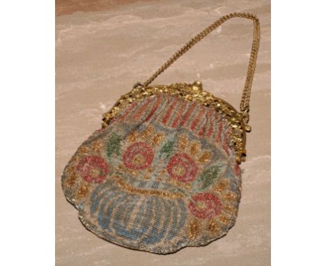 An Art Nouveau period gilt metal and beadwork evening purse, 18.5cm long, c.1900 