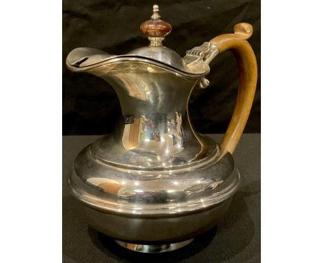 A George V silver hot water jug, Birmingham 1921, 12.5oz 