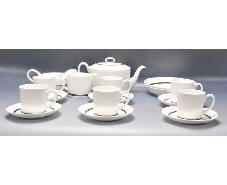 A retro vintage 20th century Susie Cooper for Wedgwood Pimento C2097 tea service comprising of&nbsp; 6 cups, 6 saucers, tea p