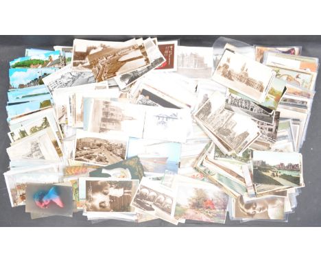 Postcards - a large collection of approx x650+ cards (uncounted). Unsorted mixture. Includes many street views, seaside views