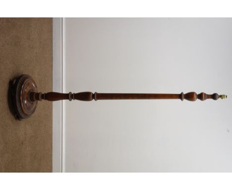 Early 20th century turned oak standard lamp, H160cm