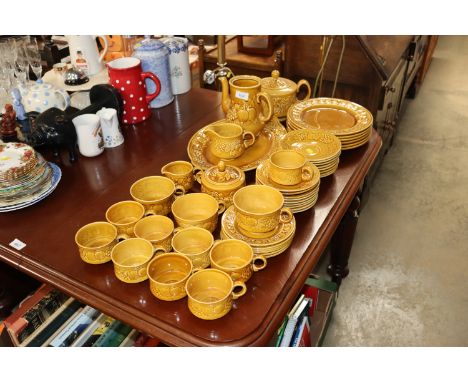 A quantity of Royal Worcester Crown ware