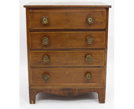 A SMALL MAHOGANY CHEST OF FOUR DRAWERS standing on bracket feet, 59.5cm wide x 73cm high