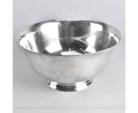 Reed &amp; Barton Sterling Center Bowl. Marked "Paul Revere Reproduction'" and numbered X1455 to base. Measures 5" H x 10" di