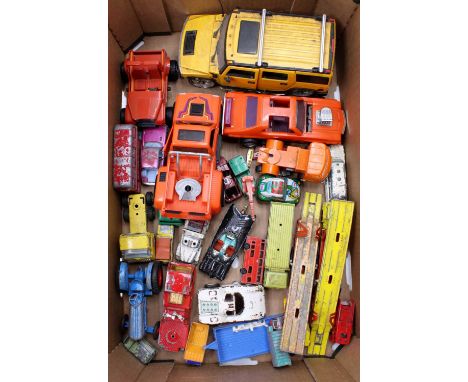 A tray of mixed play-worn diecasts, with examples including a Jada Toys 1/18th scale Hummer, a Corgi Toys Batmobile, and othe