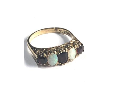 9ct gold opal &amp; garnet ring weight 3g 