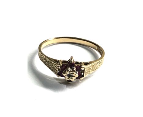 9ct gold ruby &amp; diamond ring weight 1.7g 