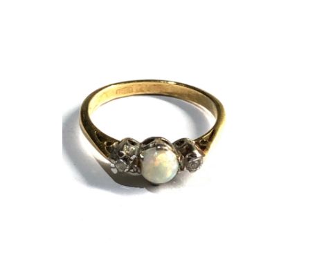 18ct gold vintage opal &amp; diamond  ring (2.8g) 