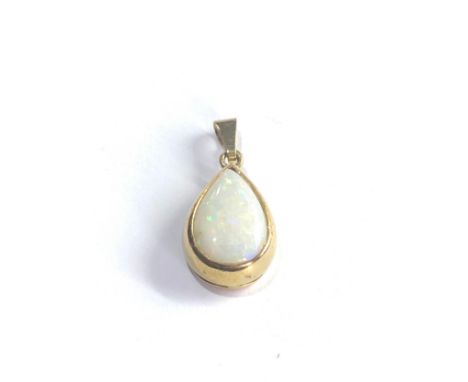 9ct gold opal pendant 1.6g 