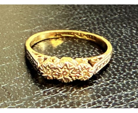 18ct Gold ring set with diamond Size L Weight 2.7g