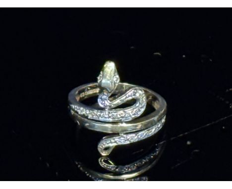 9ct Gold snake ring set with white stones 3.1g Size M