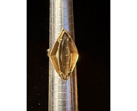 Large 9ct gold ring set with Smokey quartz Weight 5.5g Size Q  