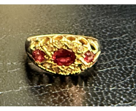 18ct Gold ring set with 3 rubies & diamonds - 1 diamond missing Size I 2.3g 