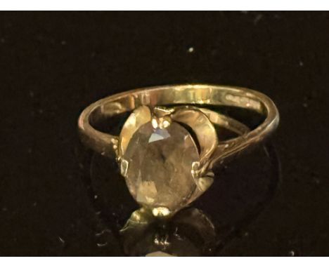 9ct Gold ring set with smokey quartz Size S 