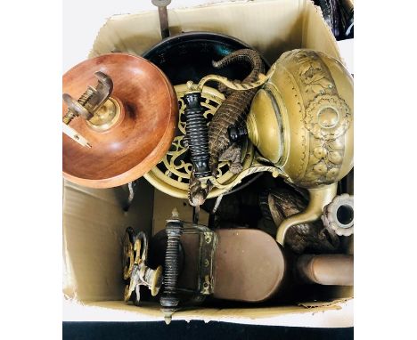 A quantity of brass and metal ware including kettles, horse brass, nut bow and helm cracker, etc.