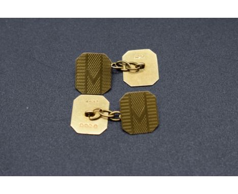 A pair of engine turned 18ct gold cufflinks, by H.G &amp; S, Chester 1936, 3.9g, 13 x 11.4mm. 