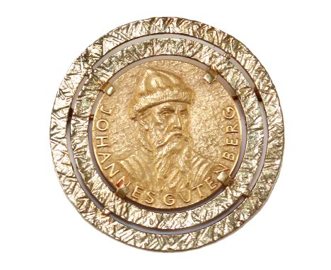 Gutenberg, J. 900 GG: Gedenkmedaille, Medailleur Holl. 900 Gelbgold in 585 Gelbgoldfassung (nicht gestempelt, geprüft). Medai