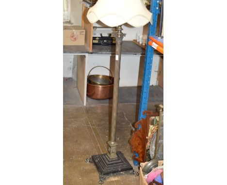 COLUMNED STANDARD LAMP WITH SHADE    
