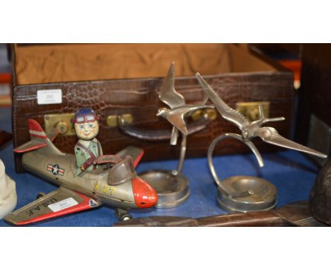 VINTAGE TIN PLATE TOY &amp; PAIR OF DECORATIVE BIRD DISPLAYS    