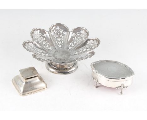 A lot to include a Victorian silver pierced dish of lobed design, hallmarked Sheffield 1901, a silver trinket box, hallmarked