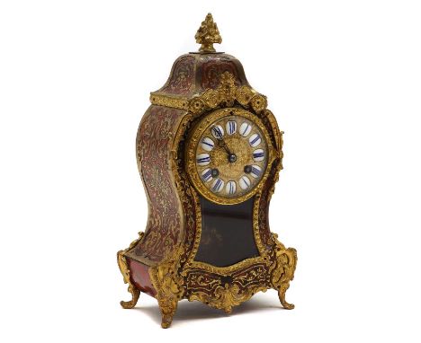 A faux tortoiseshell and gilt-metal Boulle mantel clock,early 20th century, the waisted case with chased rococco mounts and f