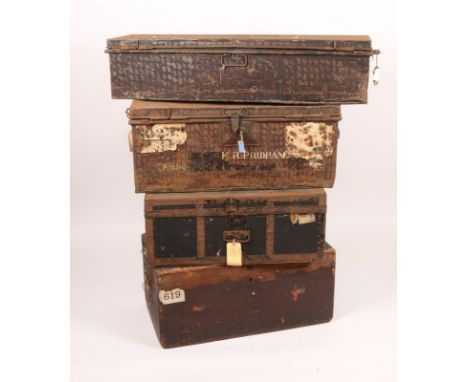 AN OFFICER'S FAUX LEATHER METAL FITTED TRAVELLING TRUNK containing a collection of ephemera including a Sam Browne belt, 85cm
