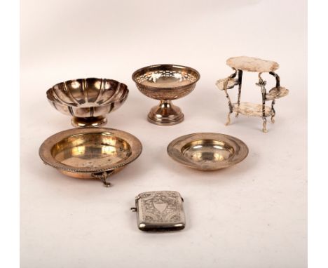 A Continental silver toy table, import marks London 1899, 7cm high, a silver vesta case, Chester 1909, a silver ash tray and 