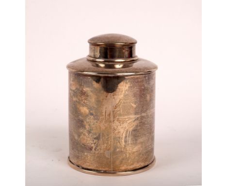 A cylindrical silver tea caddy, Edward Barnard &amp; Sons Ltd., London 1916, 10.5cm high, approximately 100gm