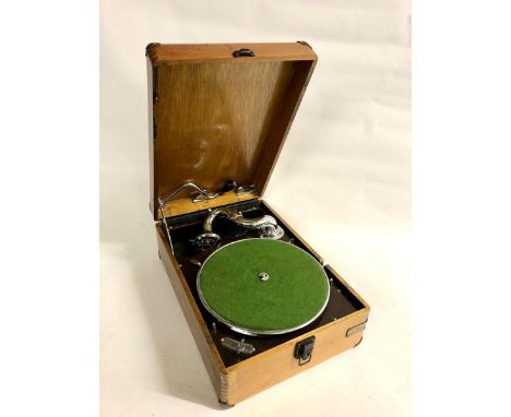 A HMV gramophone no. 102 with no. 58 pickup head and records
