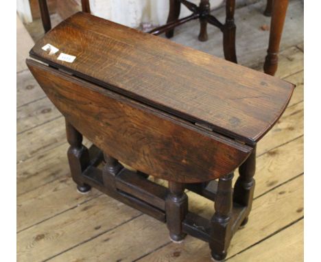 A small oak gate leg table 