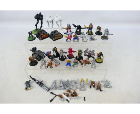 Warhammer - Citadel - Games Worshop - Over 30 Warhammer 40K Rogue Trader figures and accessories. The majority of the figures