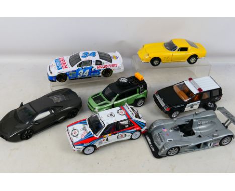 Hot Wheels - Mondo Motors - Solido - Others 7 unboxed 1/18 scale diecast vehicles to include Lambourghini Reventon, Cadillac 